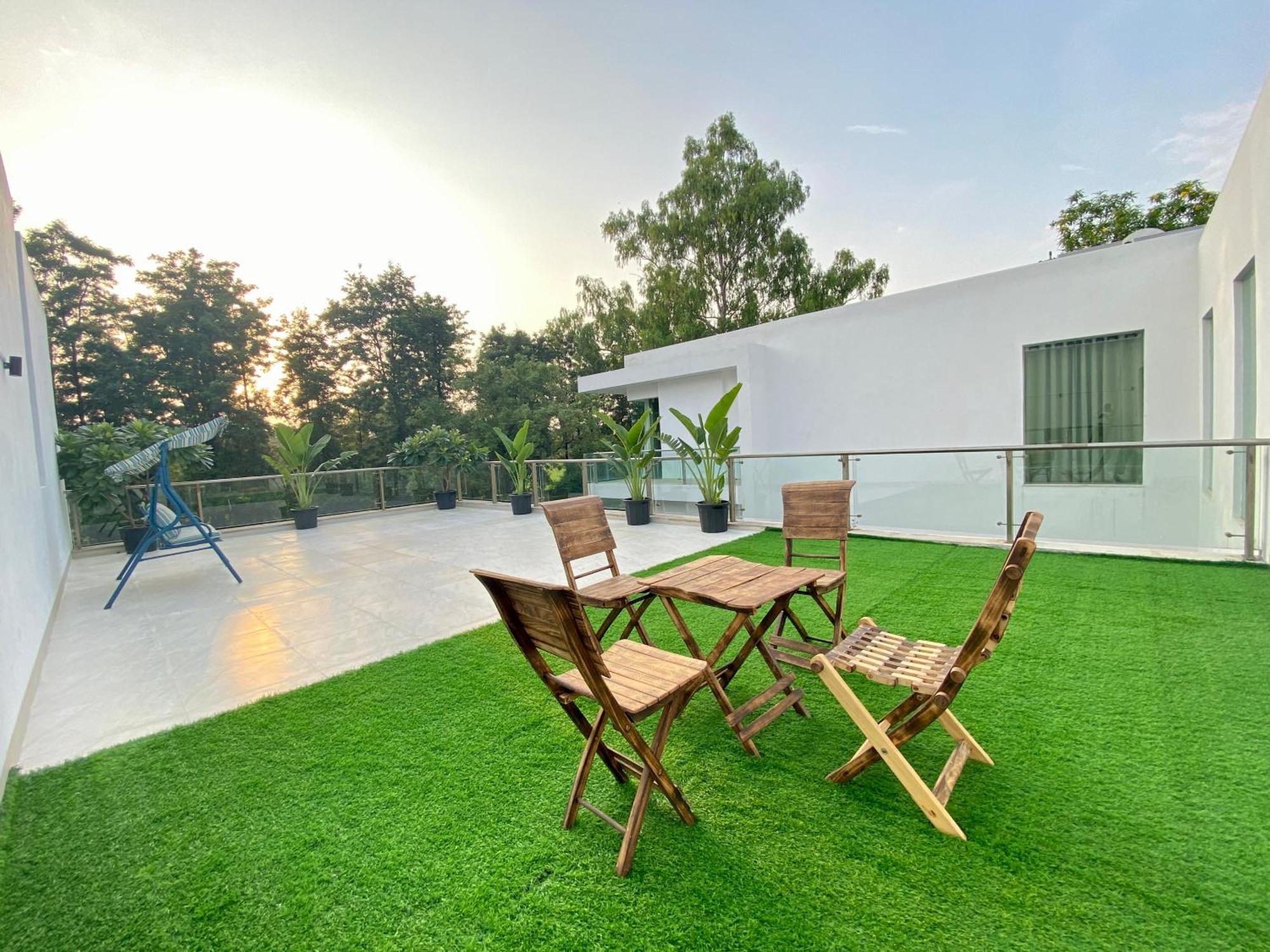 Karma Lakelands, Gurugram คูร์เคาน์ ภายนอก รูปภาพ